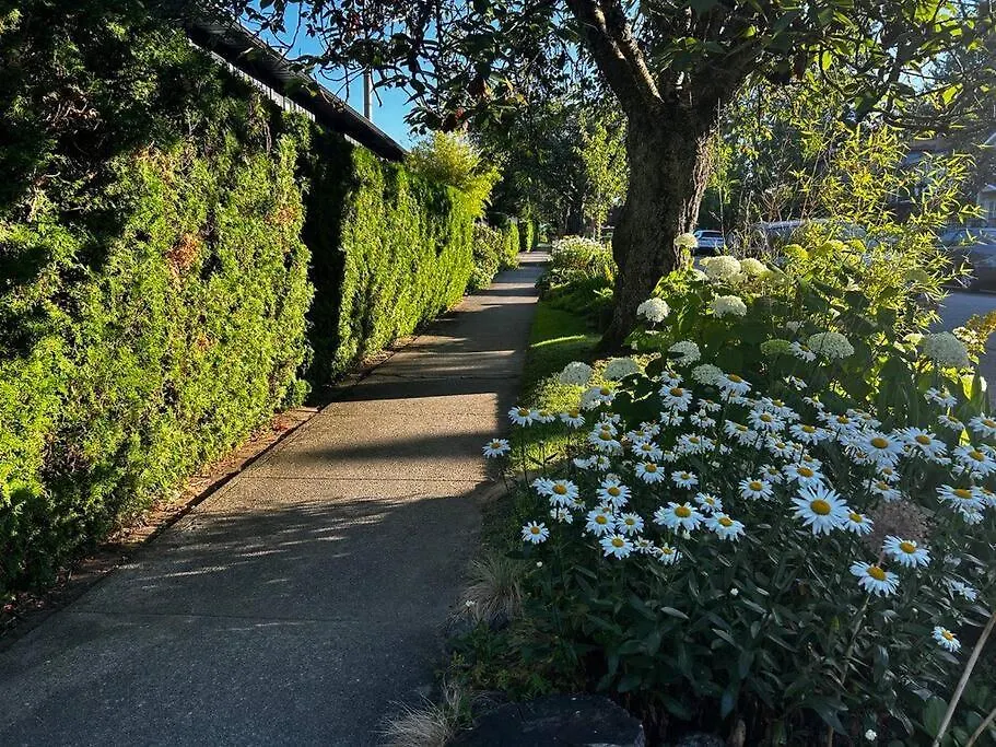 2Bdr Stylish Comfort Parkside Vancouver